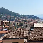 Trilocale Vista Mozzafiato Parcheggio - Casa Fanni 瓦拉泽